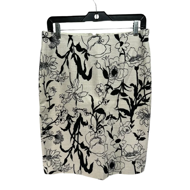 Relaxed Style Skirt Mini & Short By Ann Taylor In Floral Print, Size: 6