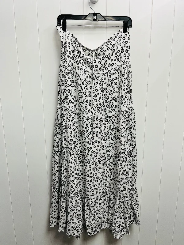 Warm Wear Skirt Maxi By Pink Lily In Black & White, Size: L