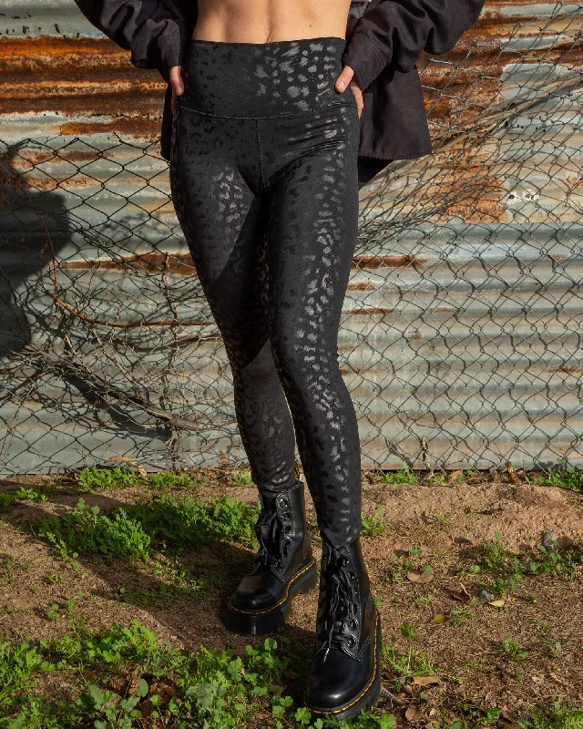 Chic Relaxation Women's Panthera Leggings