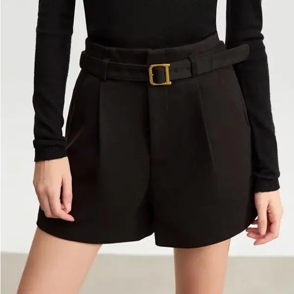 Elegant Comfort Winter Office Lady Casual Shorts with Belt