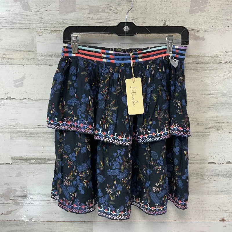 Cozy Sweaters Skirt Mini & Short By Let Me Be In Blue, Size: M