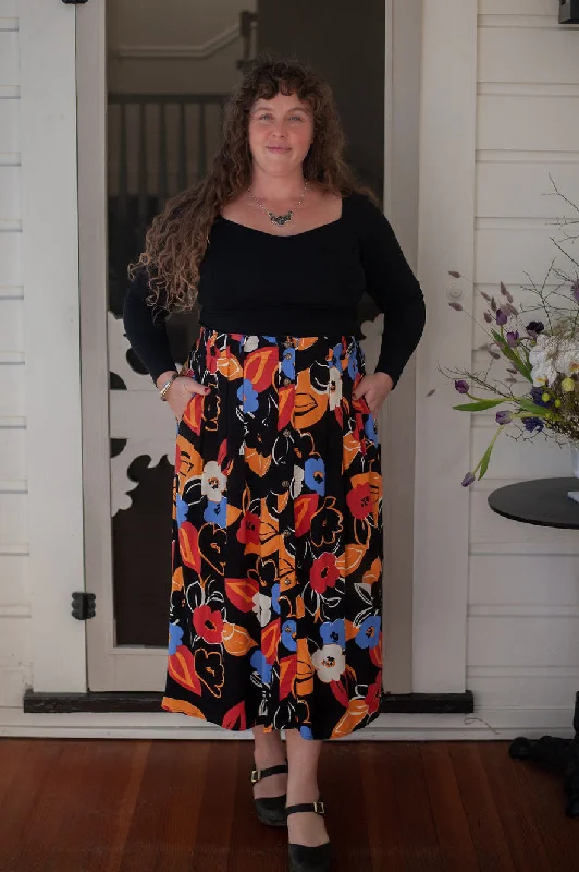 Simple Style Trices Skirt in Abstract Floral