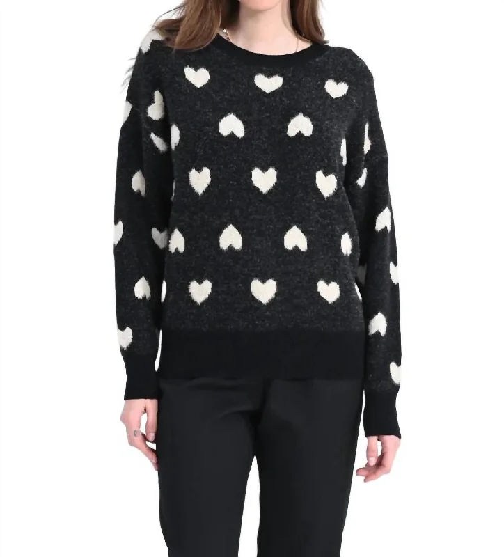 Effortless Style Queen Of Hearts Sweater In Black