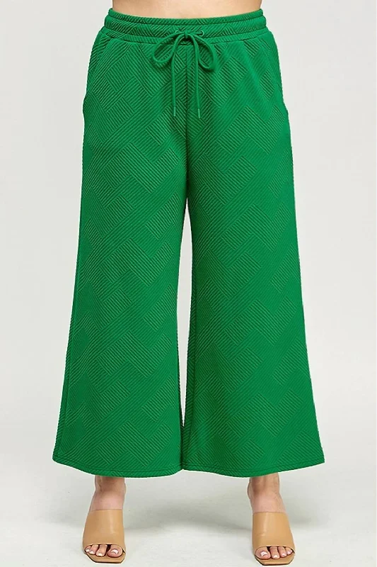 Soft Fabrics Textured Cropped Wide Pant In Green